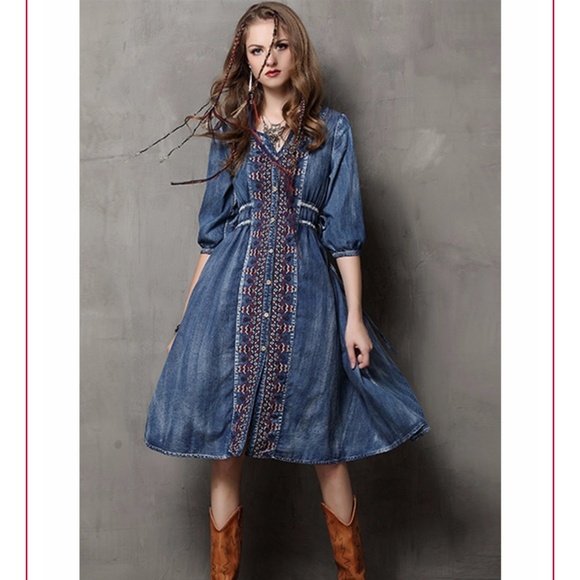 Pebble Cove Denim Dress - Picture 5 of 8